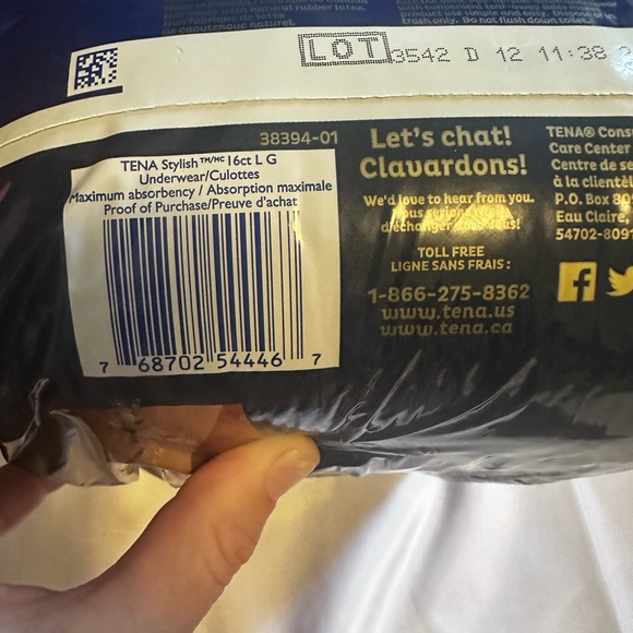 Tena Stylish Women’s Large 37”-50” Black Underwear 16 Pack Brand New - Picture 3 of 5